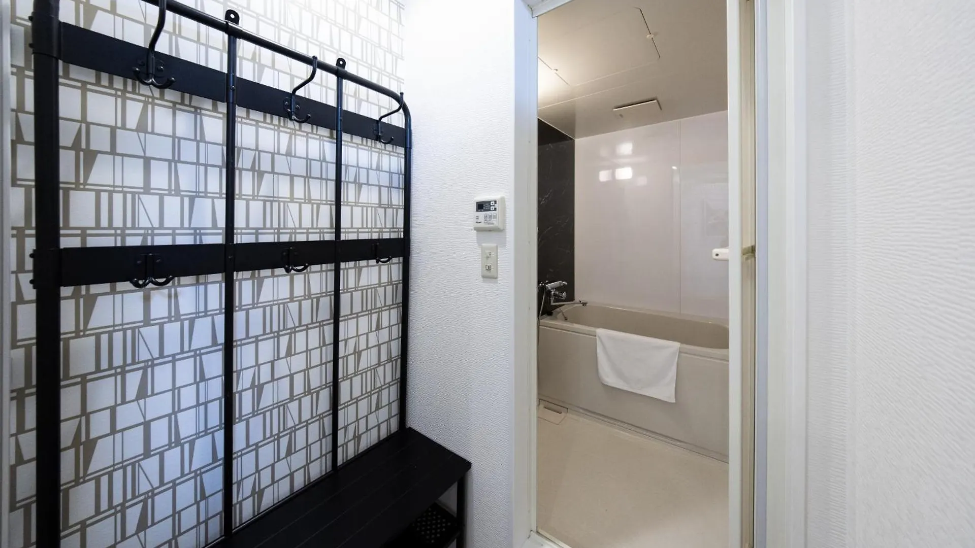 大阪Sky Living公寓 0*, 大阪